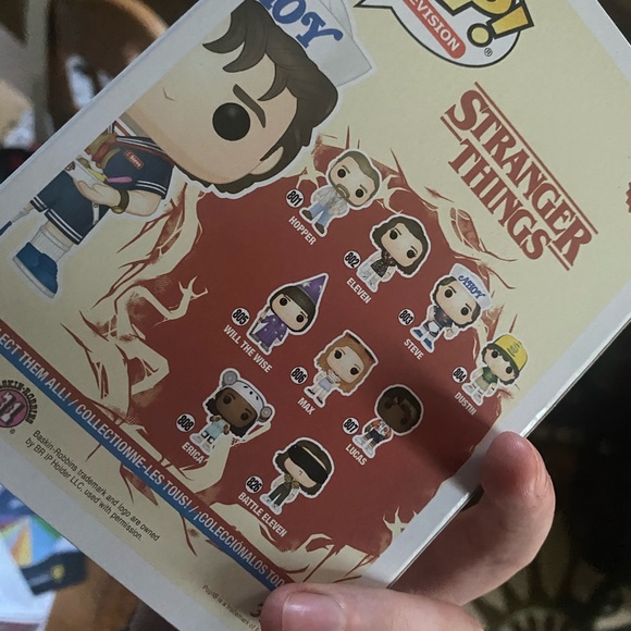 Funko Pop! Stranger Things Steve Baskin Robbins - Picture 3 of 4